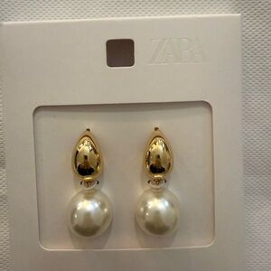 Zara Gold Teardrop Earrings with White Pearls